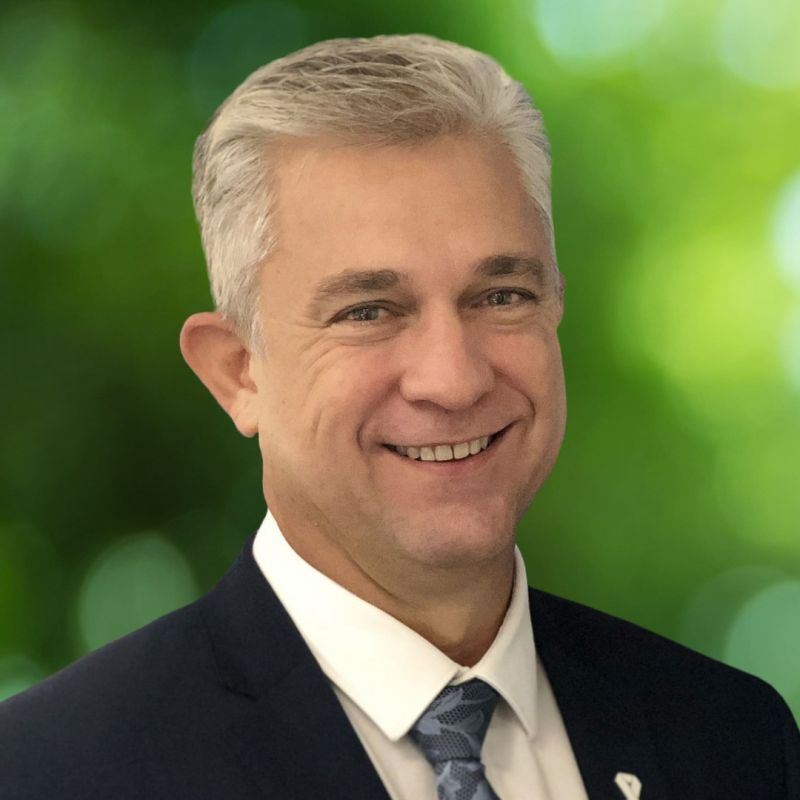 Headshot of Graeme Bolton